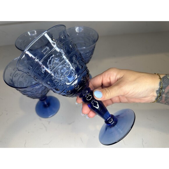 Set of 4 Cobalt Blue Pressed Glass Goblets Vintage-Style Floral Pattern - Picture 4 of 4